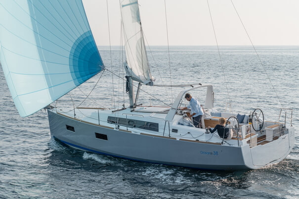 Beneteau Oceanis 38 Cruiser | 2015