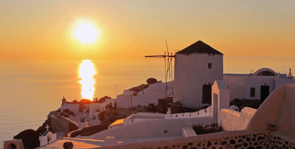 Best time to visit Greece – Santorini on May Day