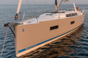 Beneteau-Oceanis-38-Cruiser-ad-bows1