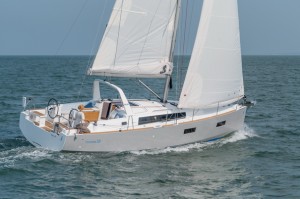 Beneteau-Oceanis-38-Cruiser-ad-sail1
